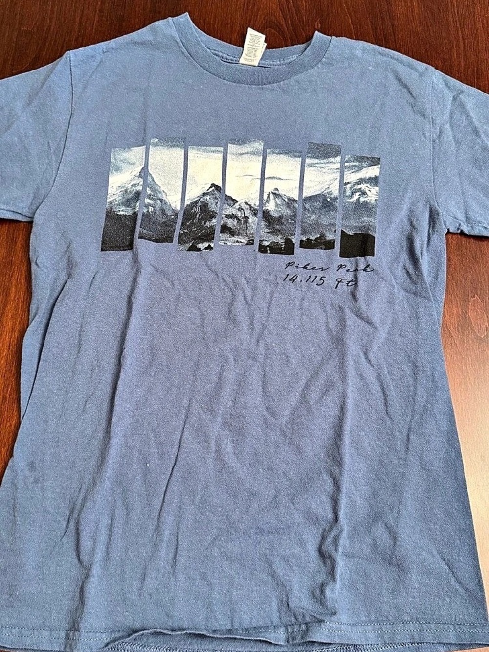 Gildan Short Sleeve Tee Size small